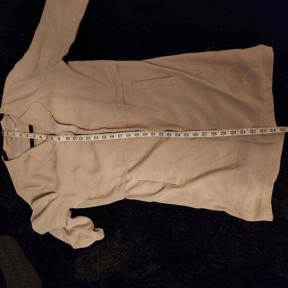 Elegant Beige Women's Coat - Picture 9 of 9